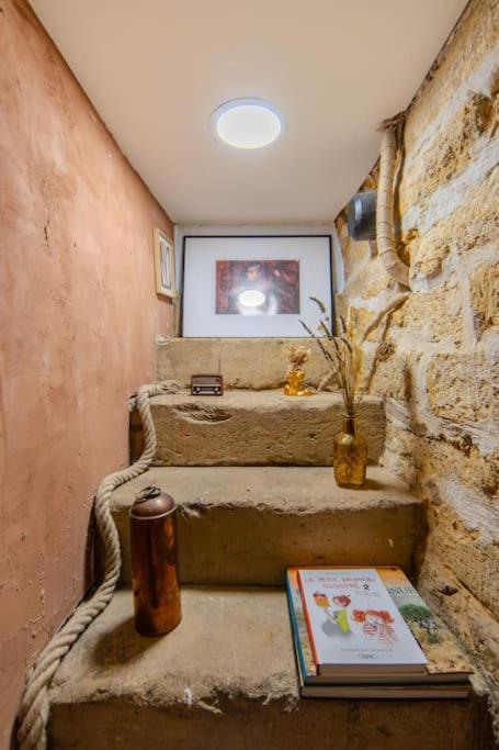 La Suite Eximia Avec Patio - Parking Souterrain Inclus - Centre Historique Montpellier Esterno foto